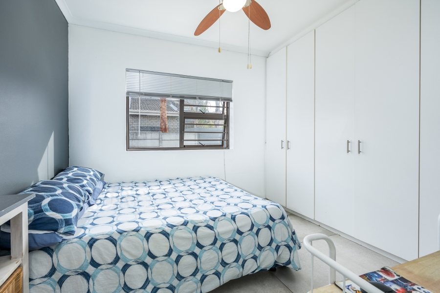 4 Bedroom Property for Sale in Uitzicht Western Cape